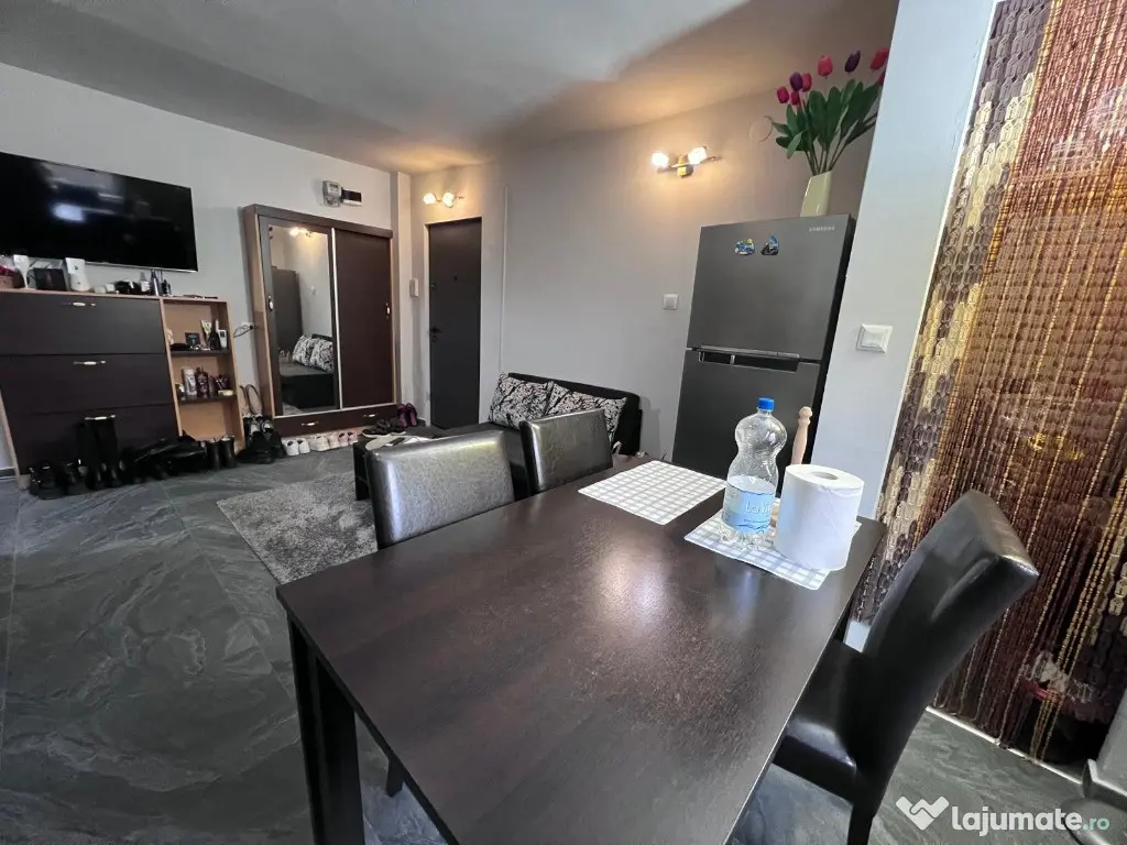 Apartament 2 camere,decomandat,zona Lido-Casa de pensii 