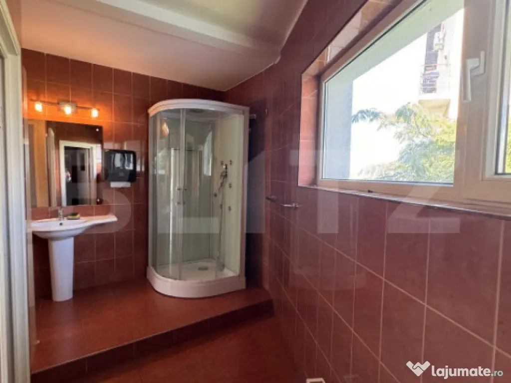 Casa individuala, 330 mp, 6 locuri parcare, Zorilor 