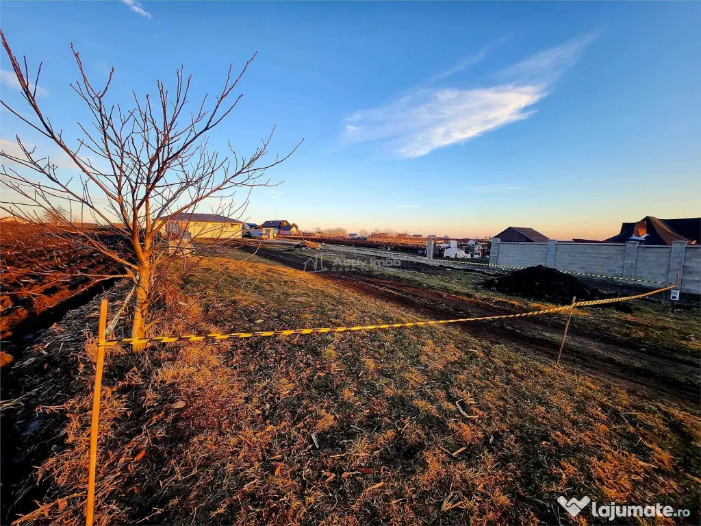 Teren intravilan - 895 mp - Moara Nica