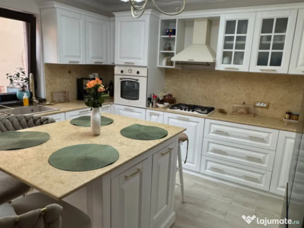 Casă spațioasă, panouri solare, Damila 