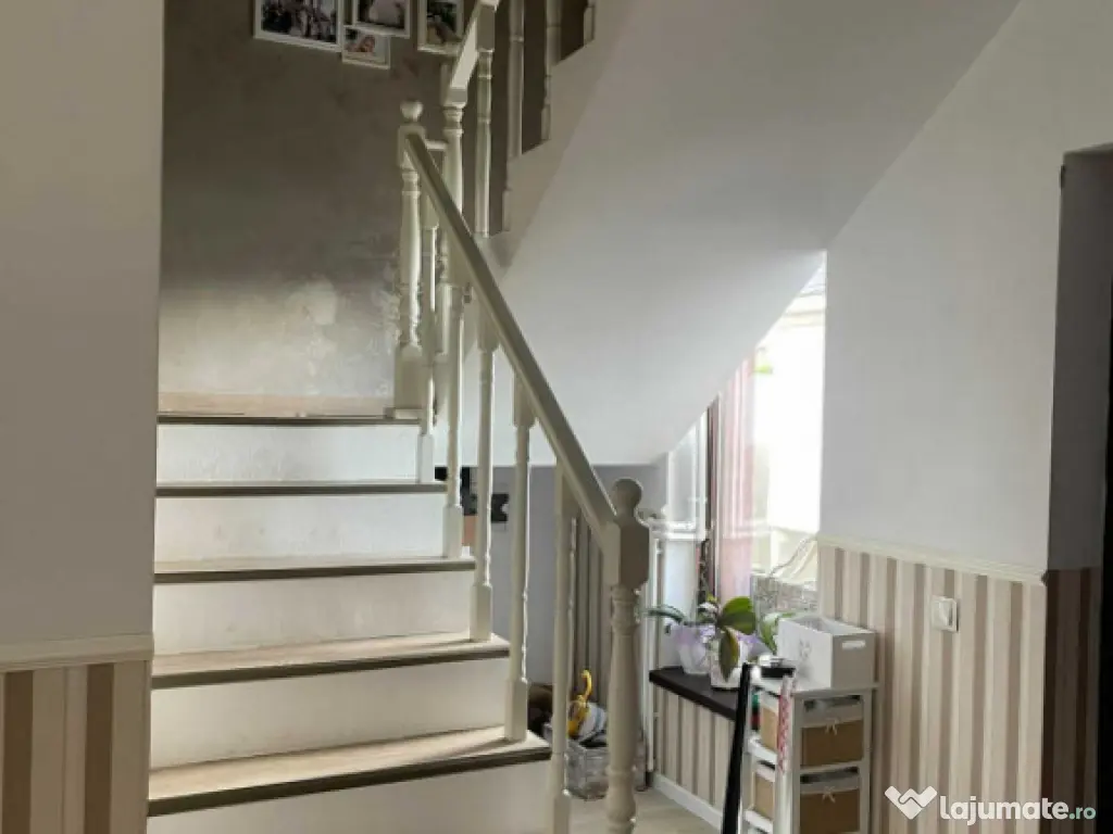 Casă spațioasă, panouri solare, Damila 