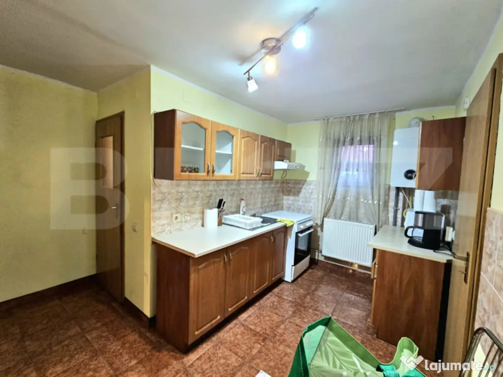 Casa Individuala, 200 mp + Curte , P+1E, 150 mp, zona Girocu 