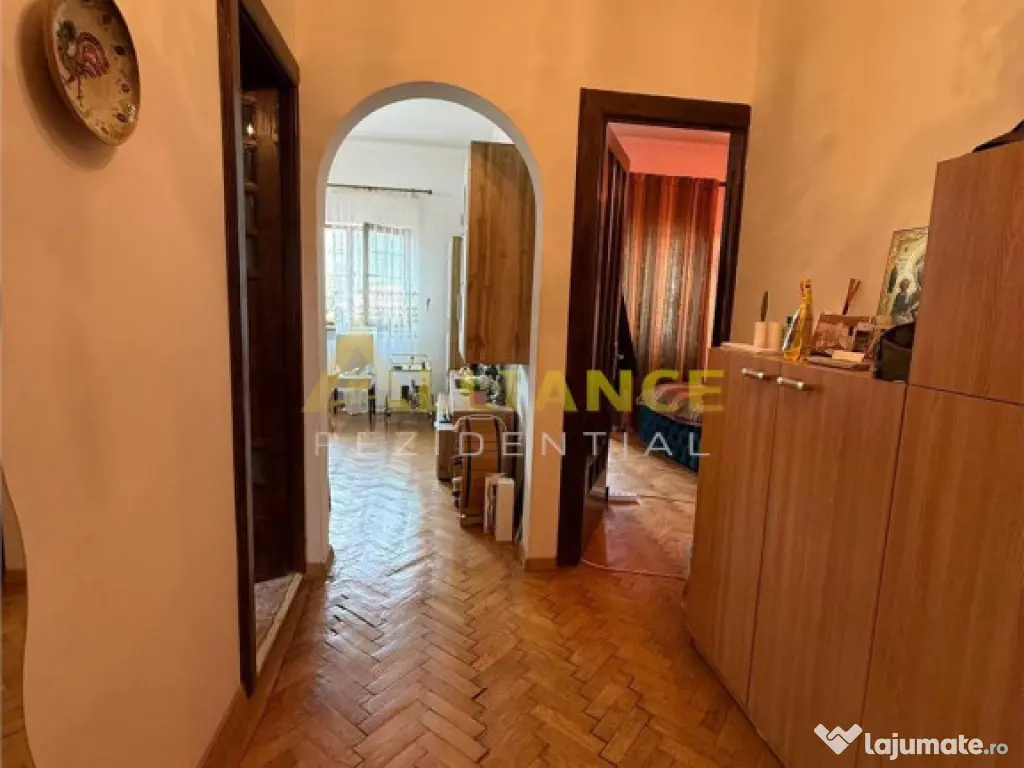 Apartament 2 camere gata de mutare , metrou Piata Unirii, zo 
