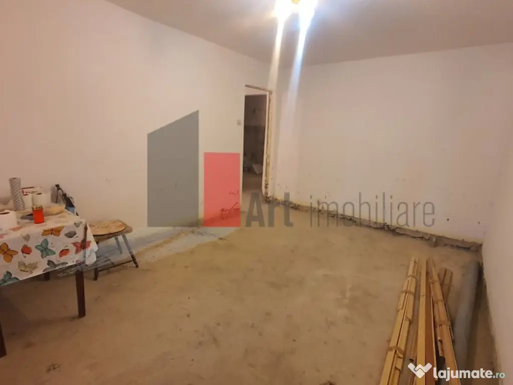 Ap 4 cam Giurgiu decomandat, parter 