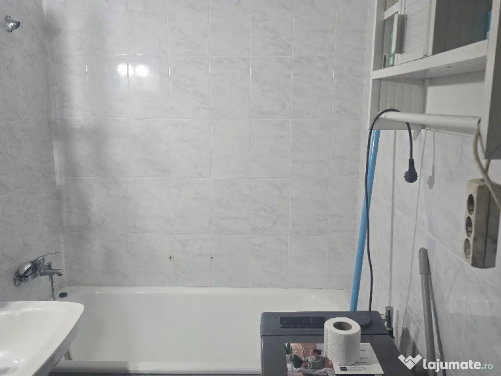 Vand sau inchiriez garsoniera in Deva, zona Dacia, etaj 1, mobilata 