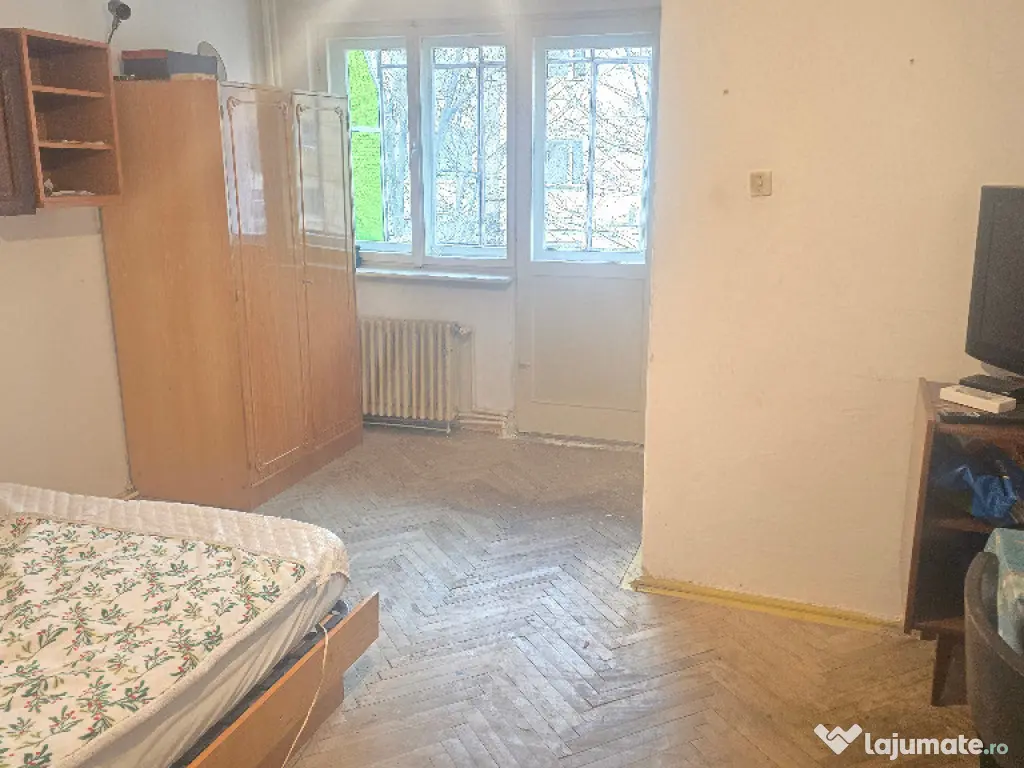 Vand sau inchiriez garsoniera in Deva, zona Dacia, etaj 1, mobilata 