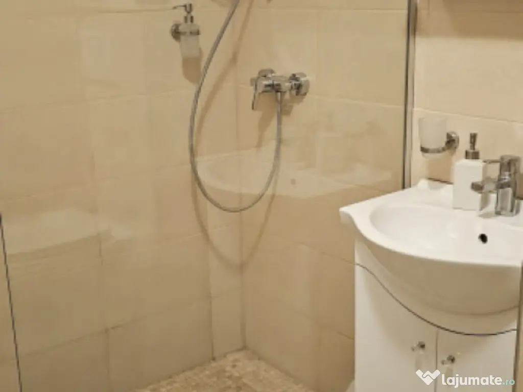 Studio 50 mp, curte interioara, etaj intermediar, situat Cen 