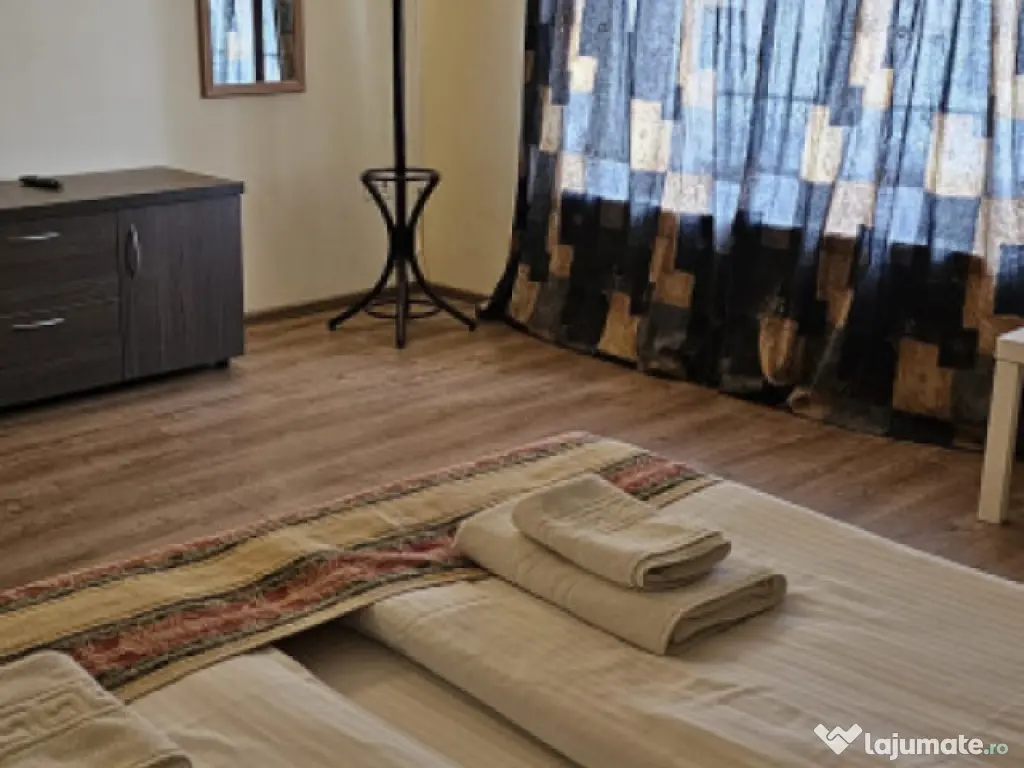 Studio 50 mp, curte interioara, etaj intermediar, situat Cen 