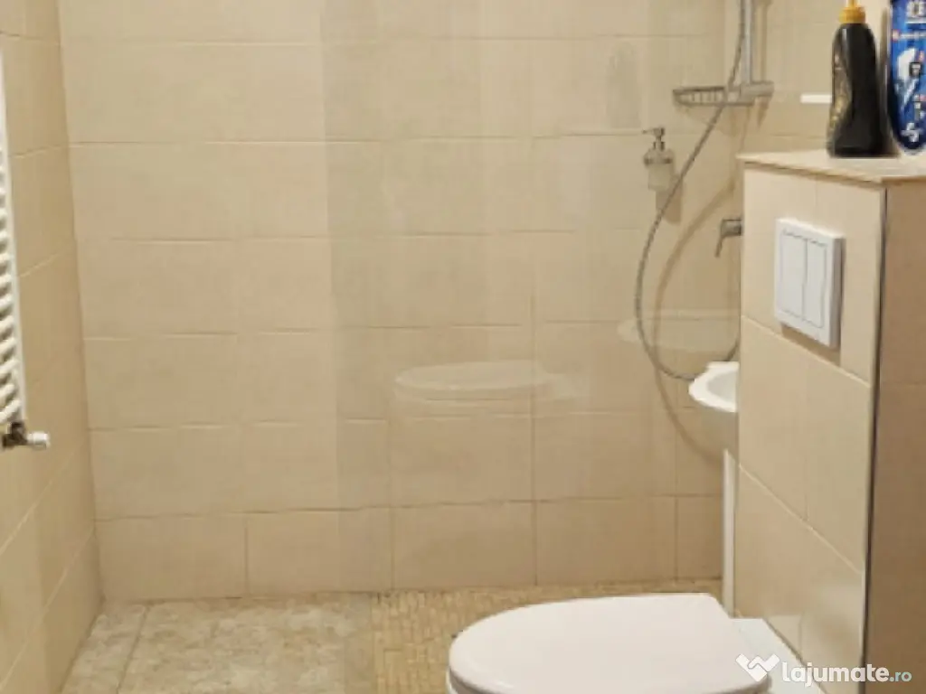 Studio 50 mp, curte interioara, etaj intermediar, situat Cen 