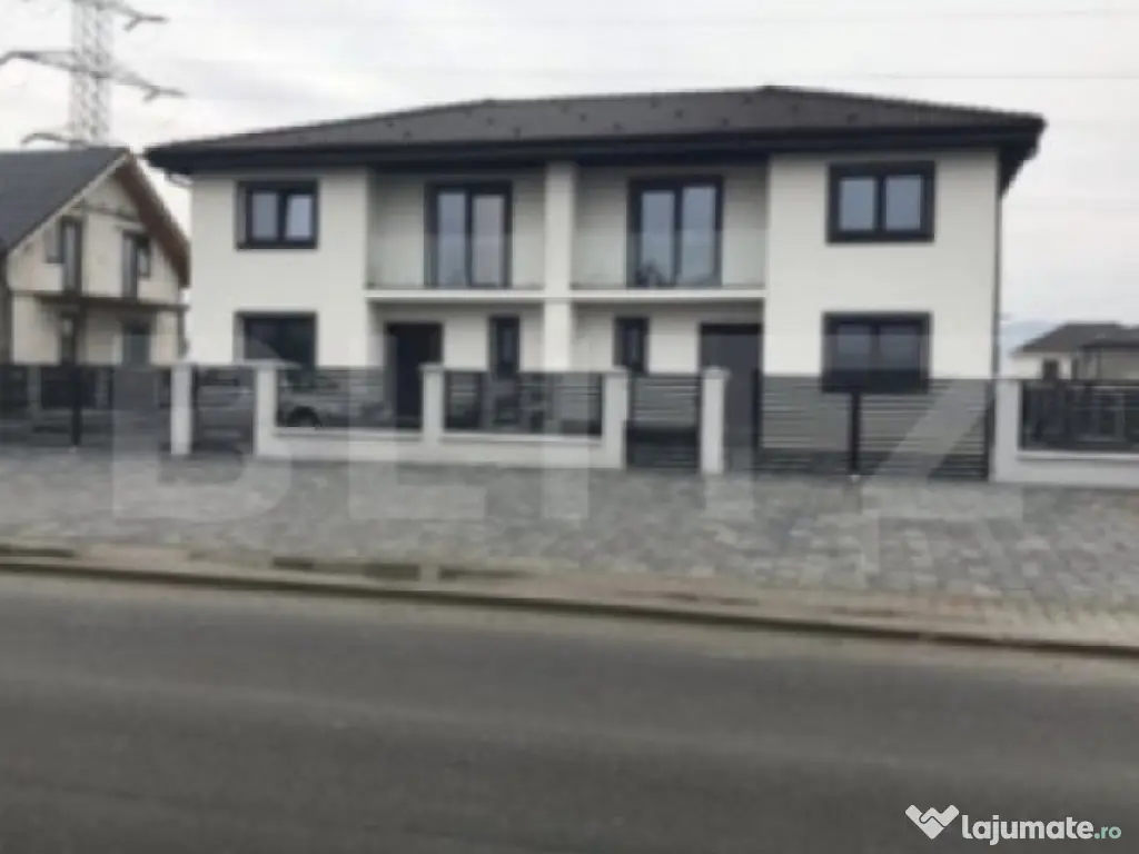 Duplex 4 camere, zona Logos Bistrita, acces in curte din 2 f 