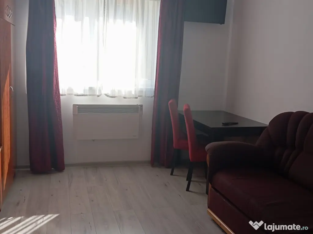 Închiriez garsoniera Vasile Aaron 245 euro