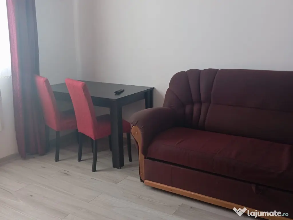 Închiriez garsoniera Vasile Aaron 245 euro