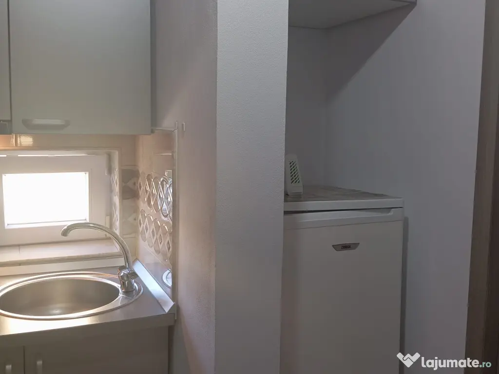 Închiriez garsoniera Vasile Aaron 245 euro