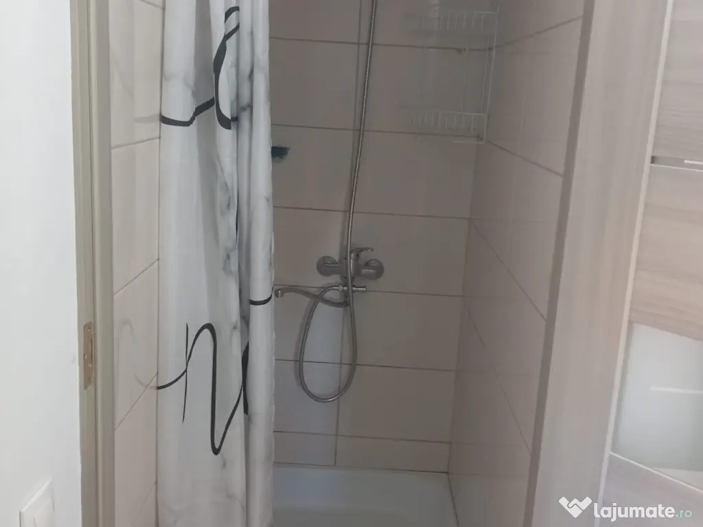 Închiriez garsoniera Vasile Aaron 245 euro