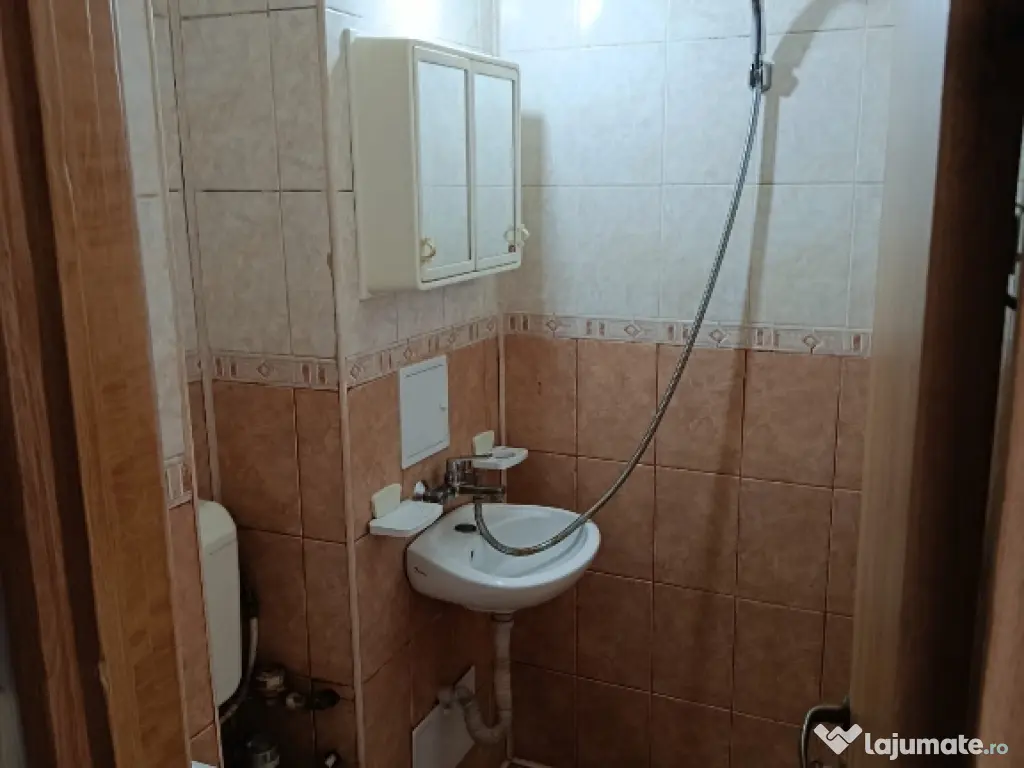 Garsonieră de închiriat Ploiesti Sud, Strada Cozia