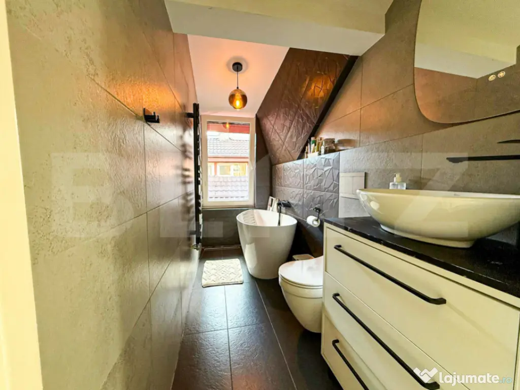 Casă renovată 2023, Curte proprie în curte interioa