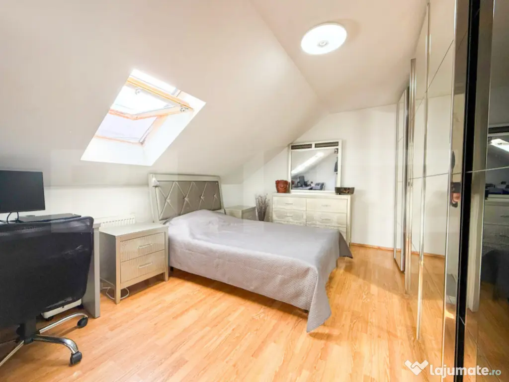 Casă renovată 2023, Curte proprie în curte interioa