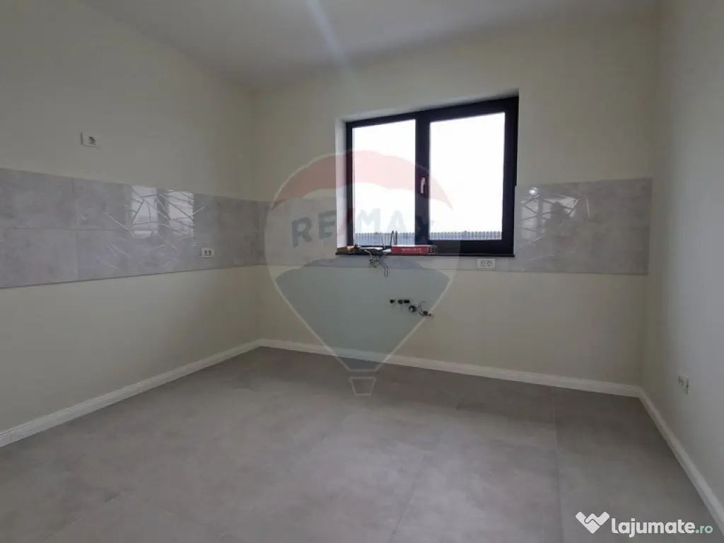 Casă / Vilă cu 3 camere de vânzare Ciocanesti 