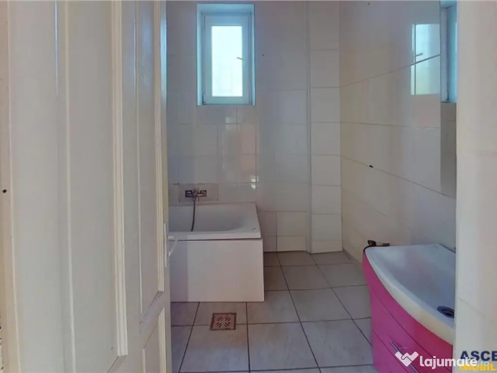 3D! Apartament in casa:recomandat locuinta sau business, Gar