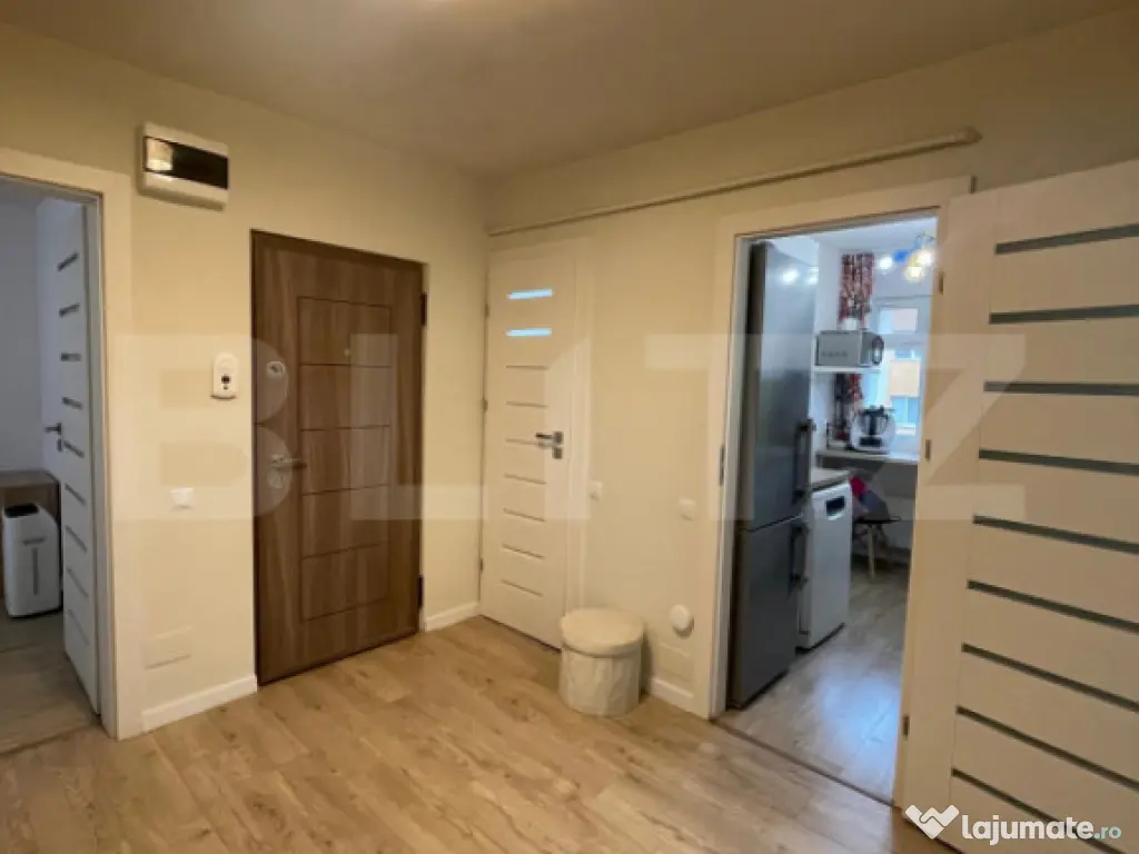 Apartament spațios de 4 cam, complet modernizat, la cheie, 