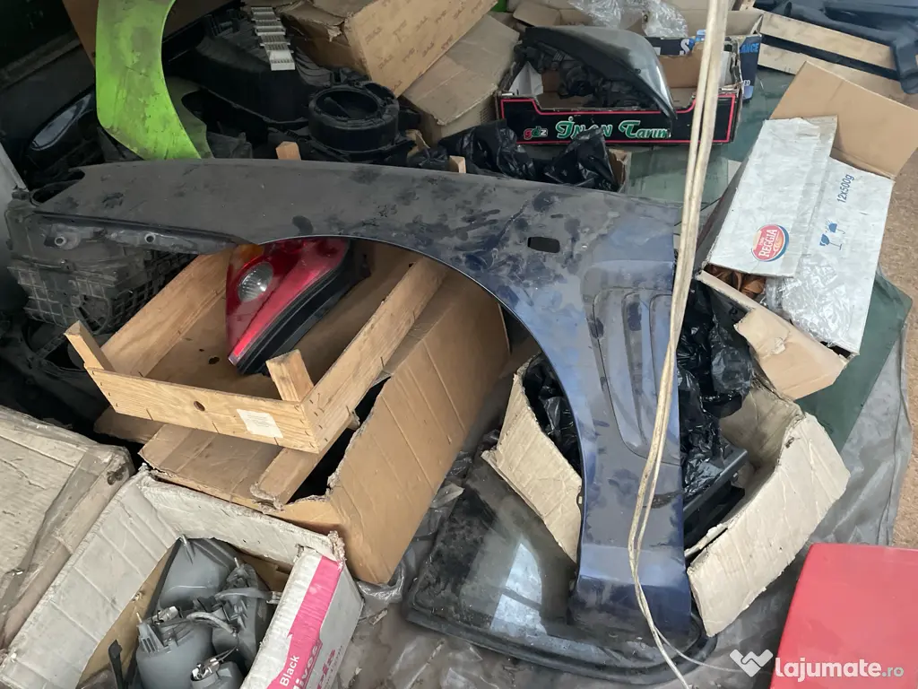 Aripă stânga Hyundai coupe an 2004 