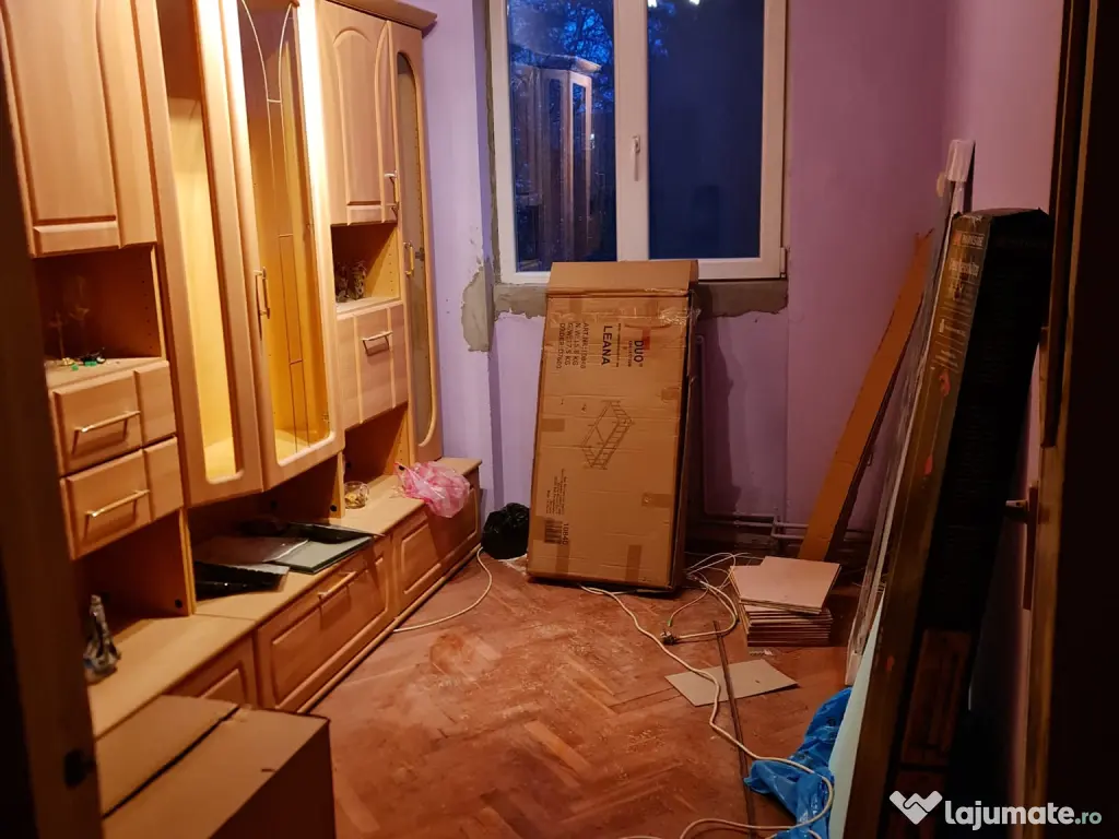 De vânzare apartament 3 camere 