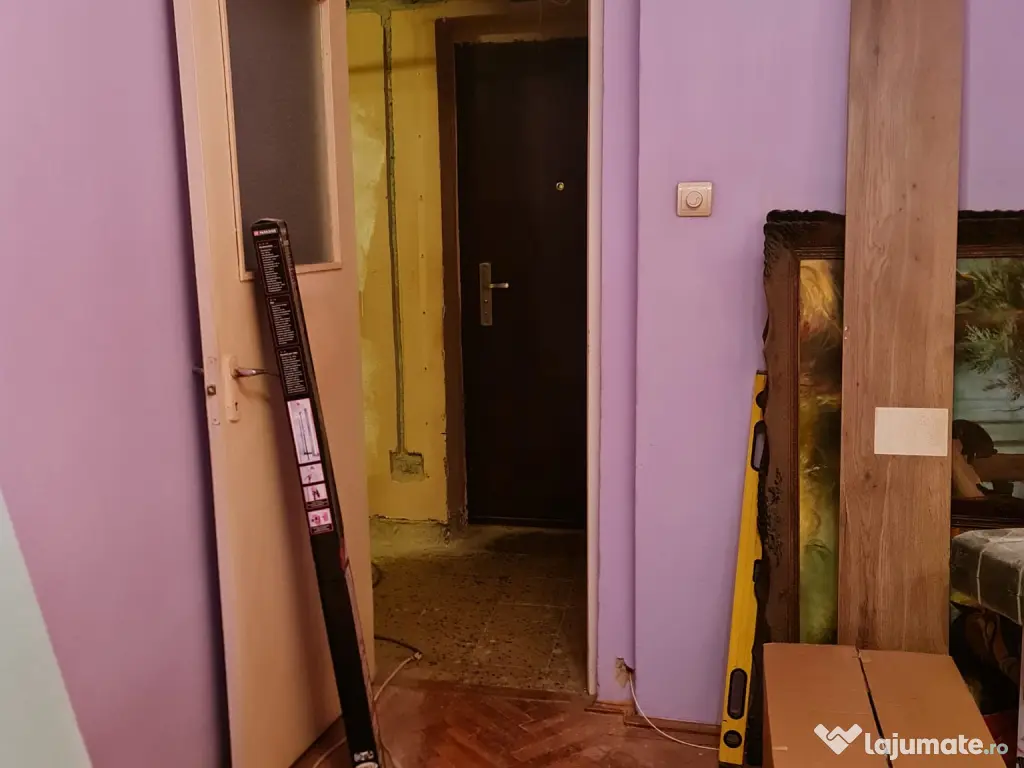 De vânzare apartament 3 camere 