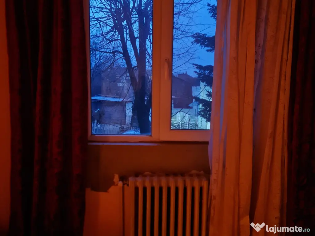 De vânzare apartament 3 camere 