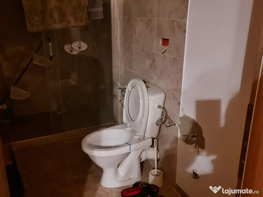 De vânzare apartament 3 camere 