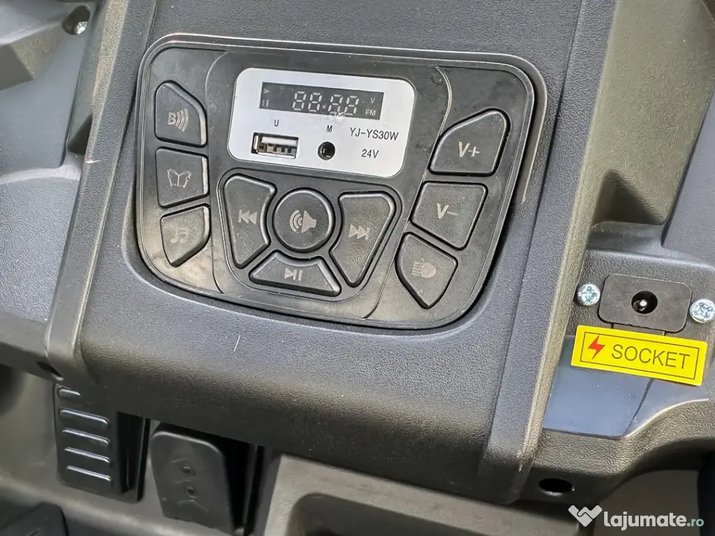 UTV electric cu 4 locuri, Kinderauto Racing 4x 150W 24V 14Ah Green