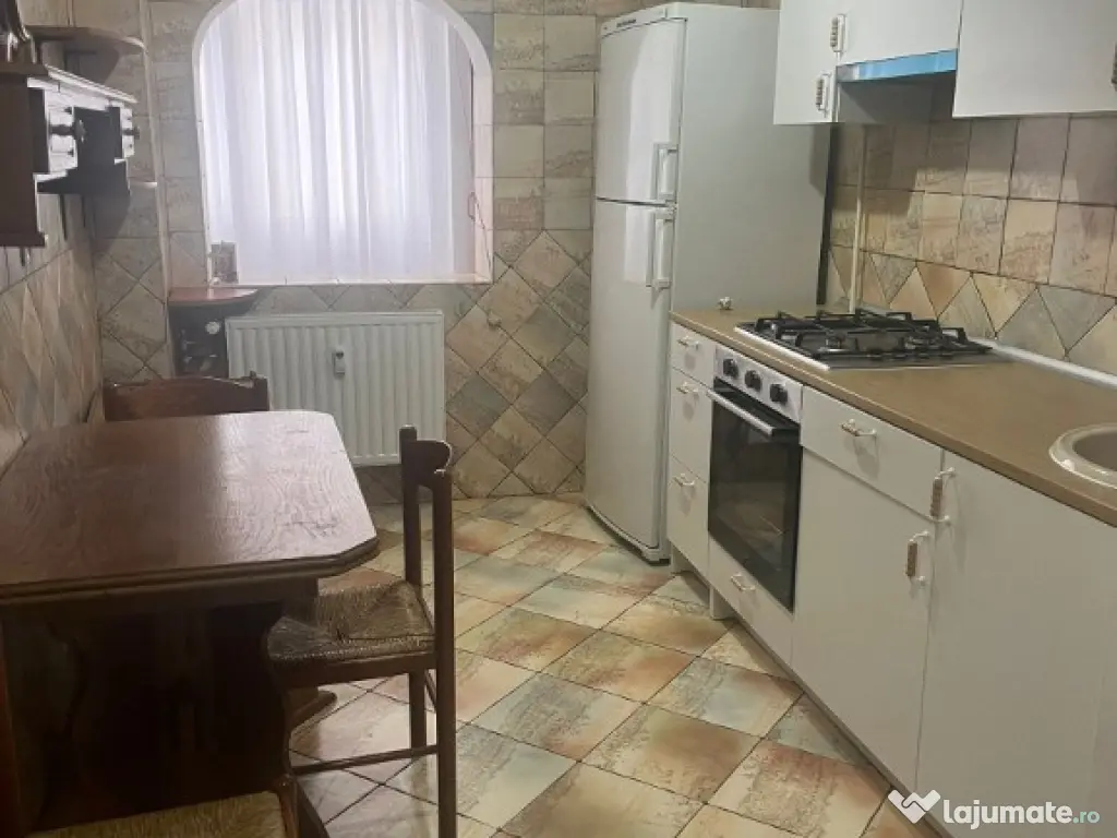 Apartament 4 cam de inchiriat 