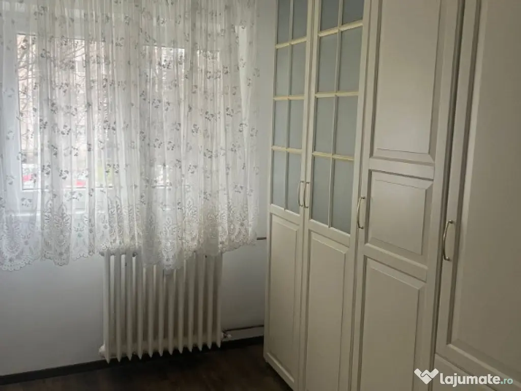 Apartament 4 cam de inchiriat 