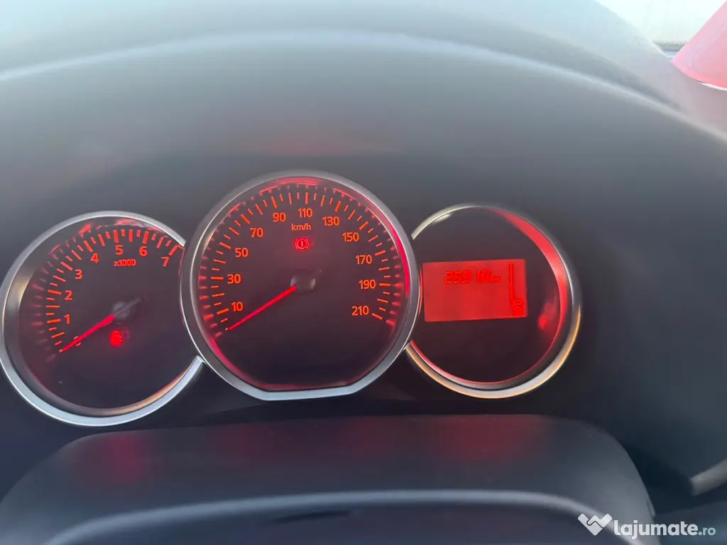 Dacia Sandero recent adusă în țară cu km reali 