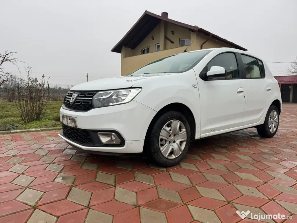 Dacia Sandero recent adusă în țară cu km reali 