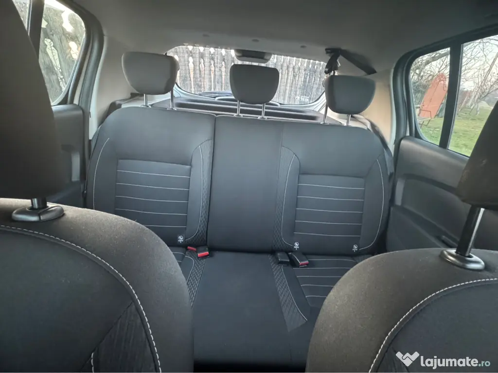 Dacia Sandero recent adusă în țară cu km reali 