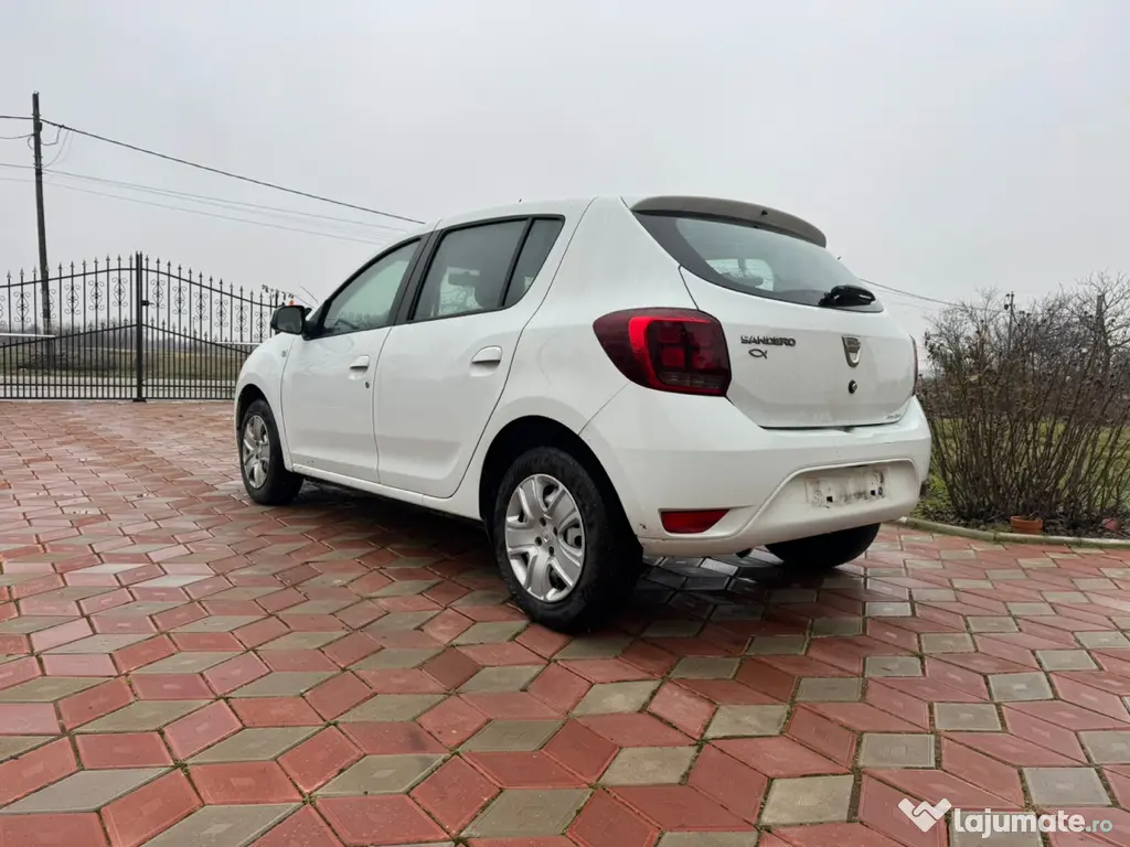 Dacia Sandero recent adusă în țară cu km reali 