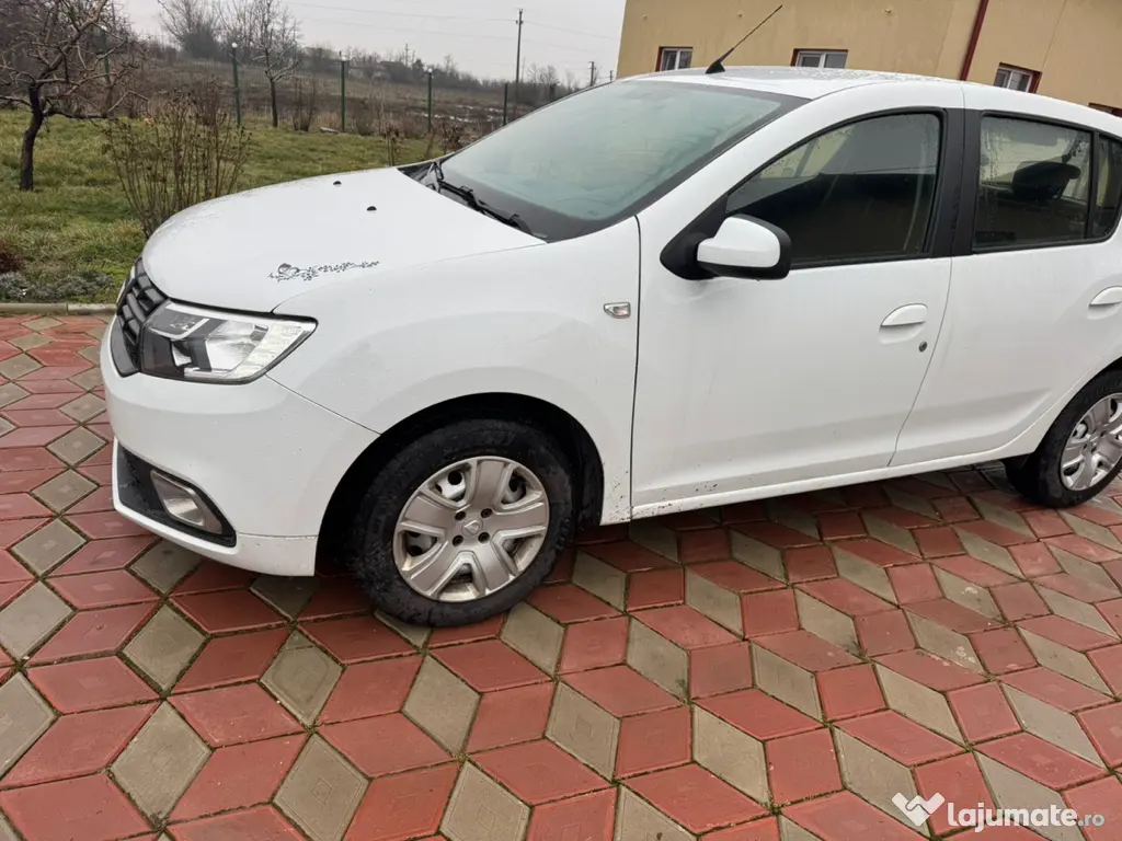 Dacia Sandero recent adusă în țară cu km reali 
