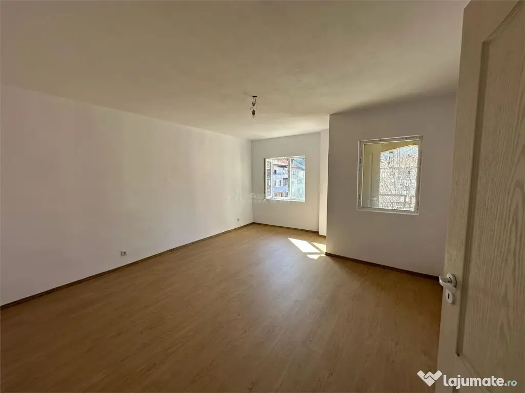 Resita, Apt. 3 Cam, Cf.1 Decom. Central 