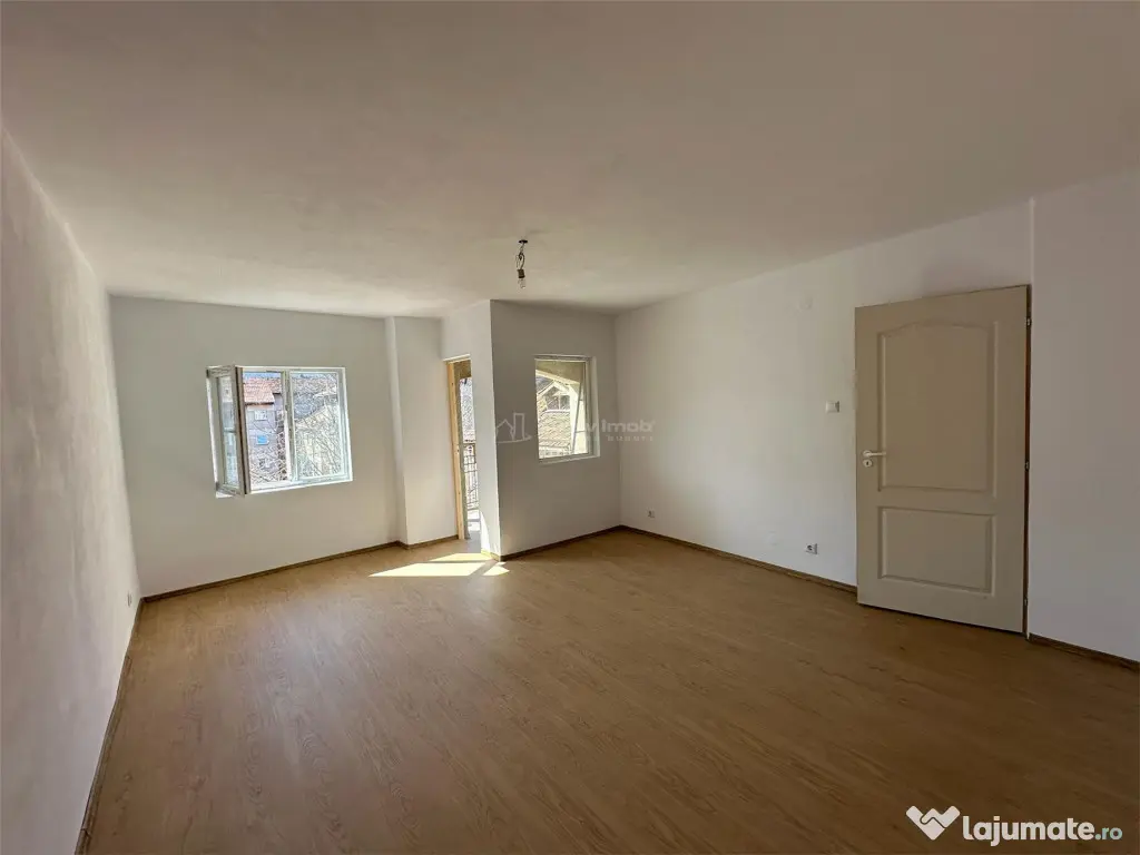 Resita, Apt. 3 Cam, Cf.1 Decom. Central 