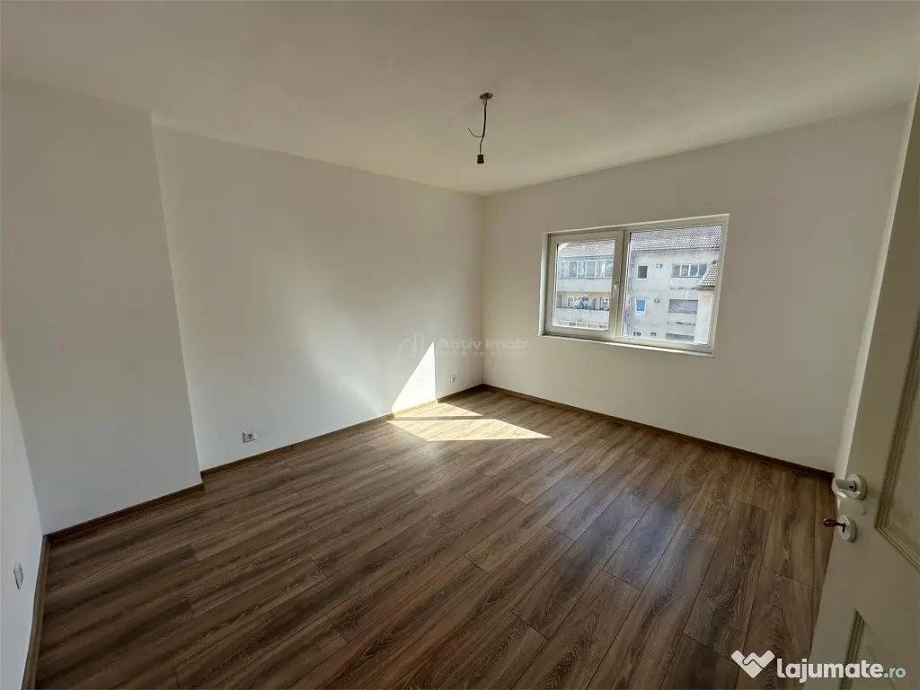 Resita, Apt. 3 Cam, Cf.1 Decom. Central 