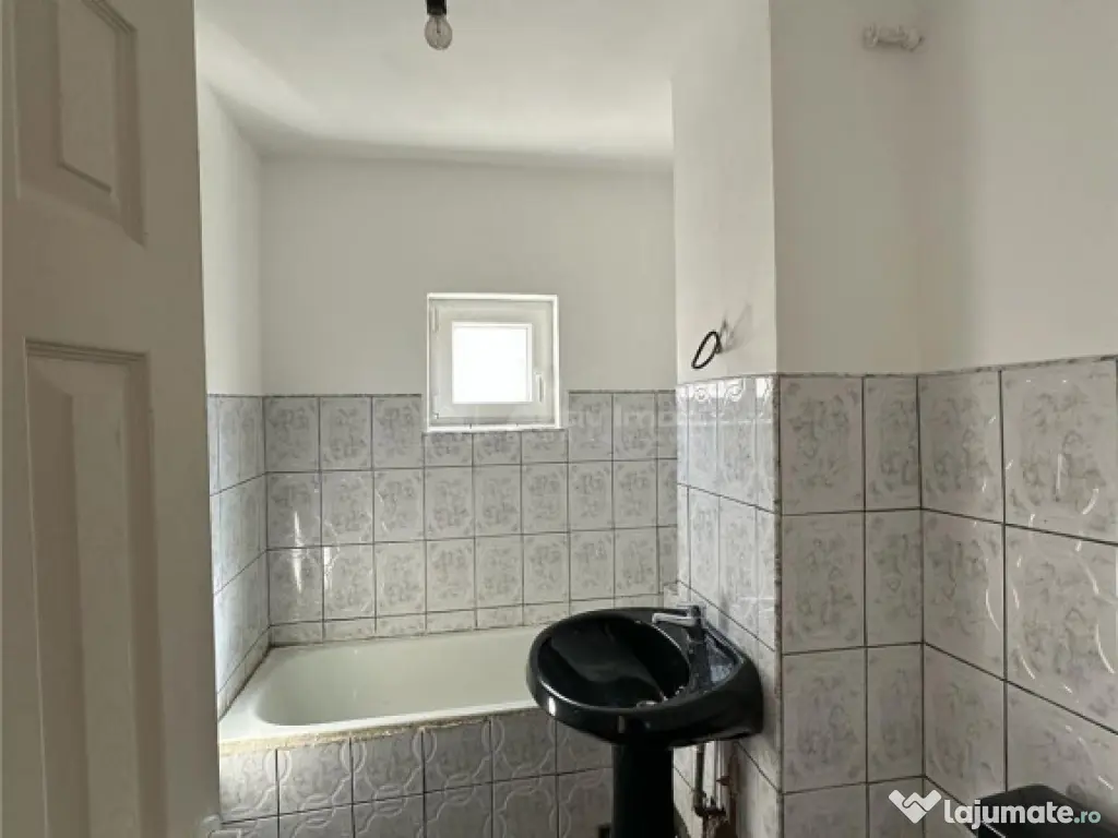 Resita, Apt. 3 Cam, Cf.1 Decom. Central 