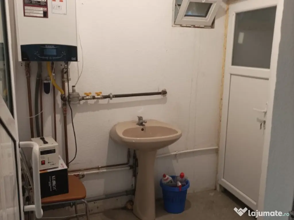 Inchiriez spatiu central 