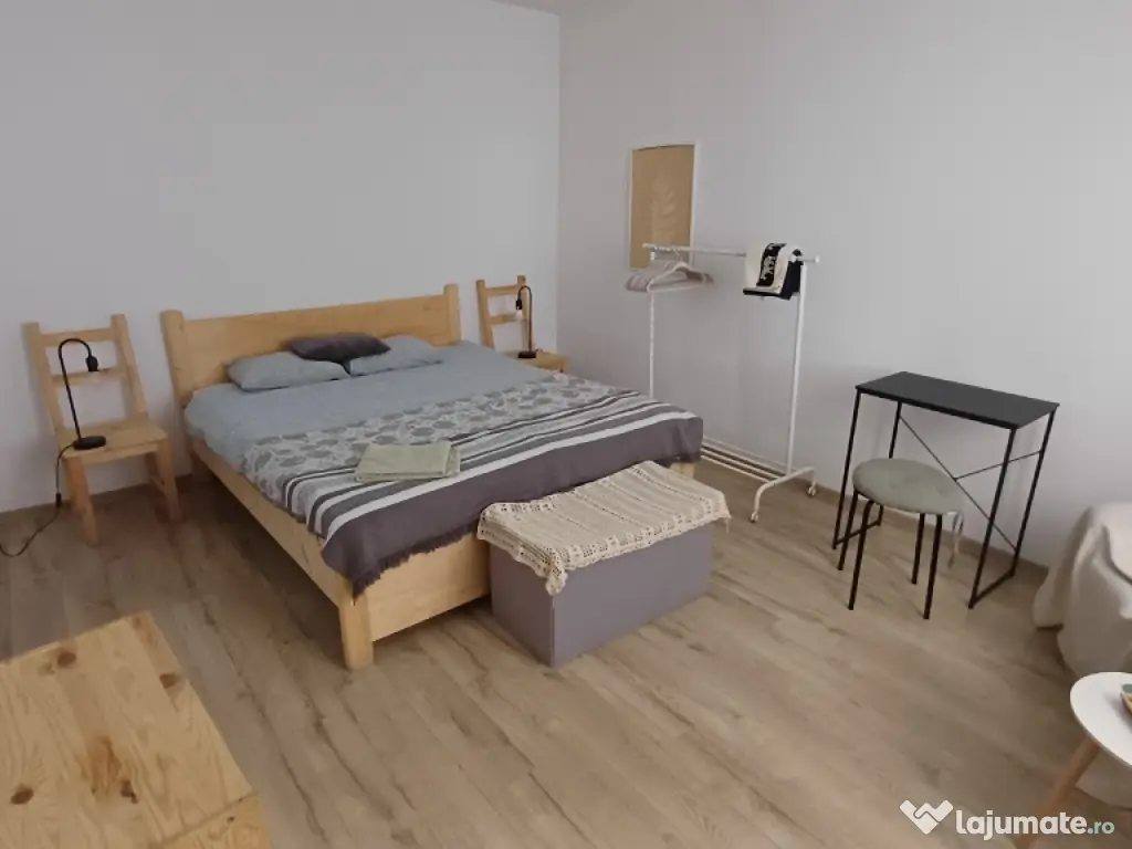 inchiriez apartament in centru