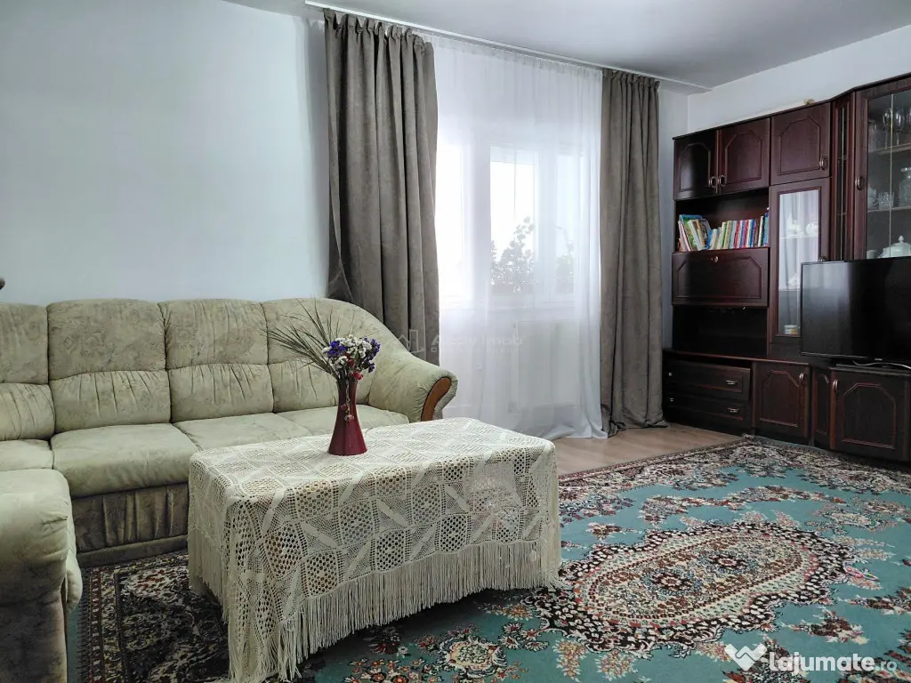 Baia Mare | Apartament 3 Camere Etaj 1 decomandat renovat 