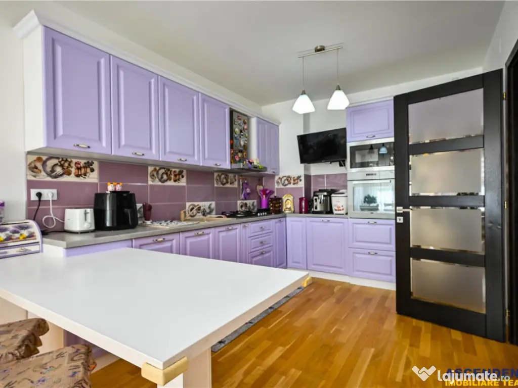 Resedinta distincta, mobilata cu rafinament, pe 1.000 mp ter 