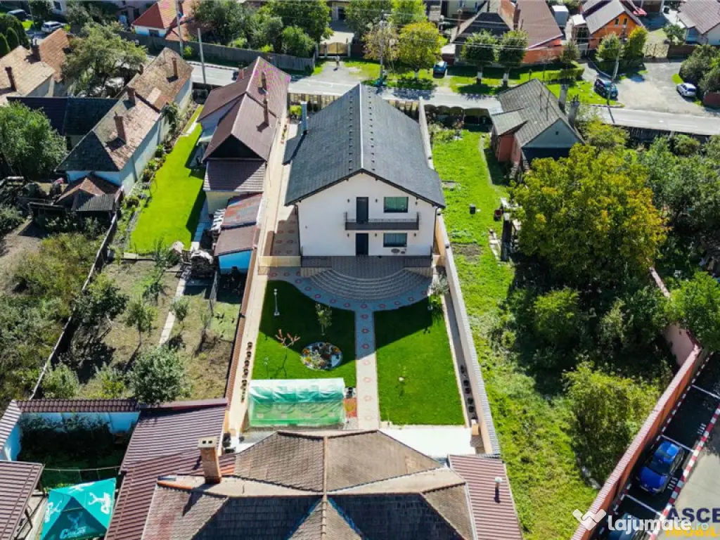 Resedinta distincta, mobilata cu rafinament, pe 1.000 mp ter 