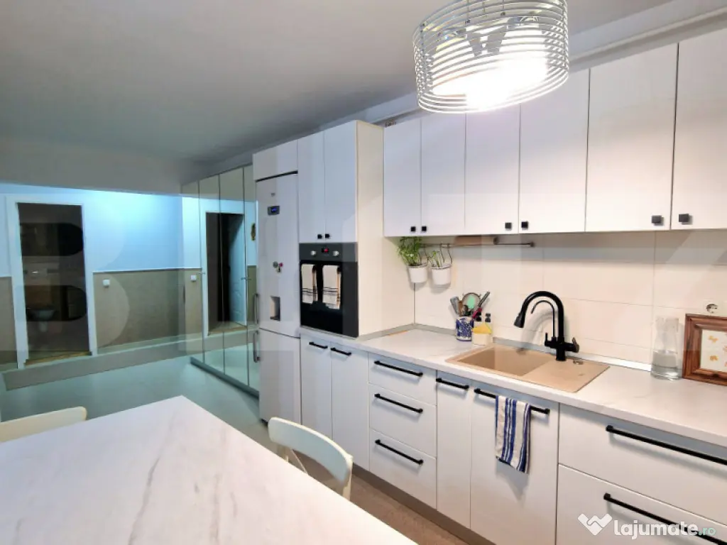 Apartament modern cu 3 camere, etajul 1, parcare cu CF, semi 