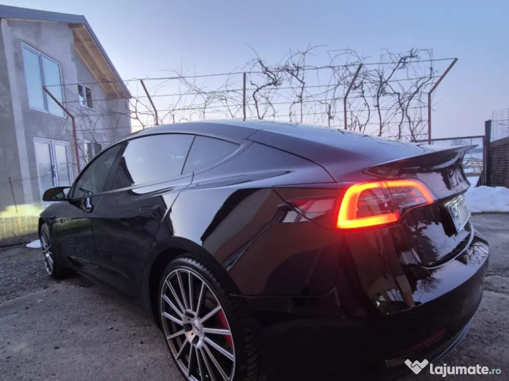 Tesla Model 3 Performance 