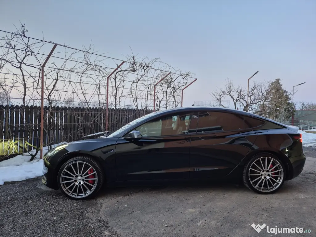 Tesla Model 3 Performance 