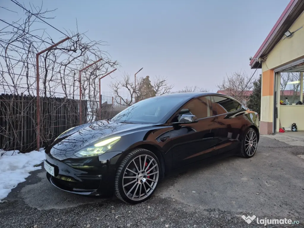 Tesla Model 3 Performance 